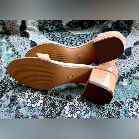 Amazon Essentials Nude Ankle Strap Heels. Size 7 - Picture 3 of 3